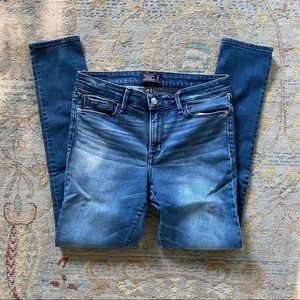 Worn 1x A&F • Harper Super Skinny Jeans • Size 6 / 28